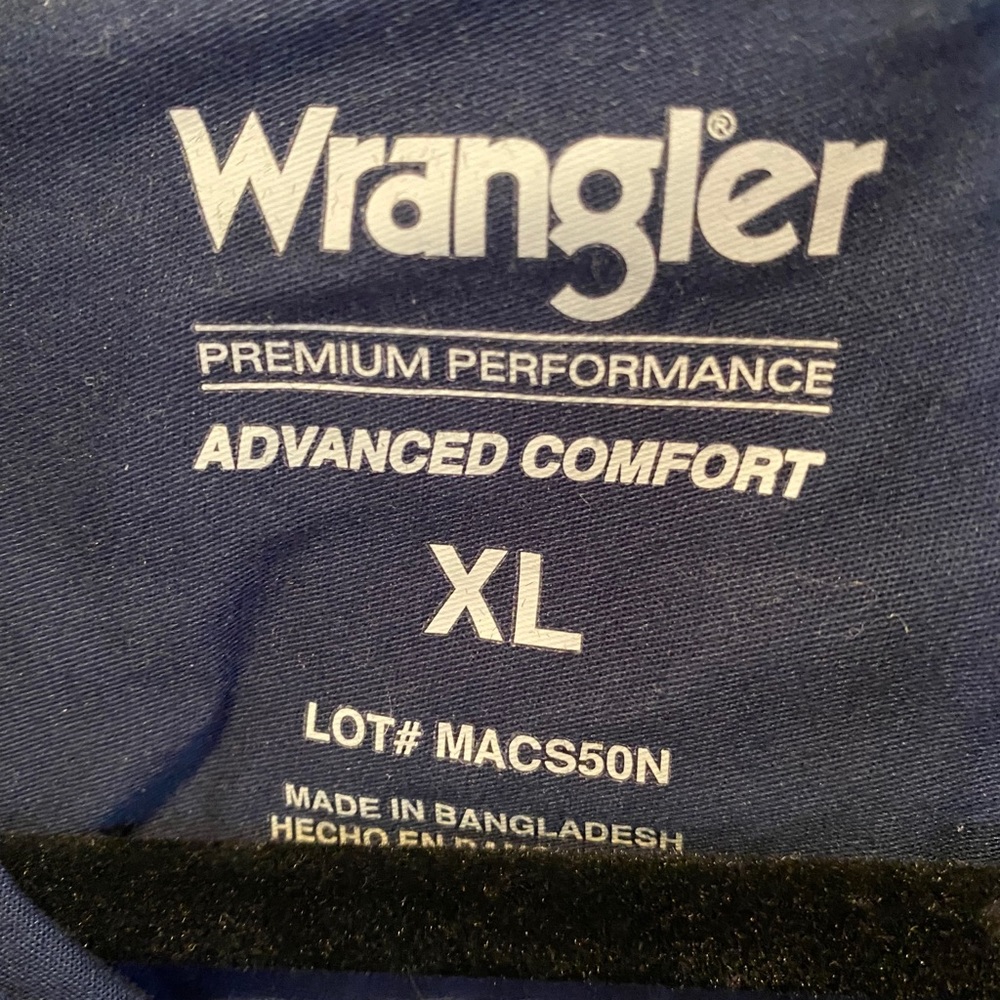 Wrangler Navy Premium Performance Button Down Xl - image 2